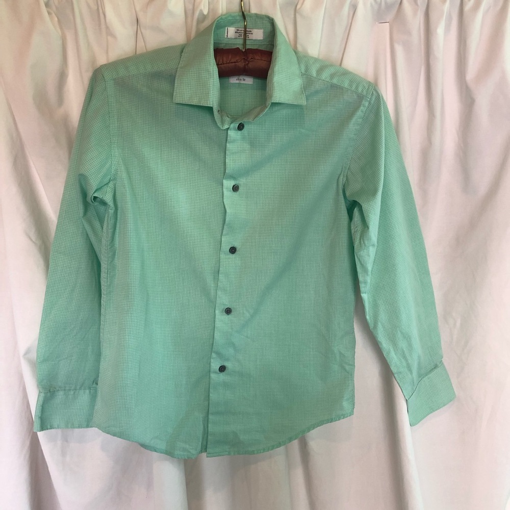 Calvin Klein. Boys slim fit button down shirt
